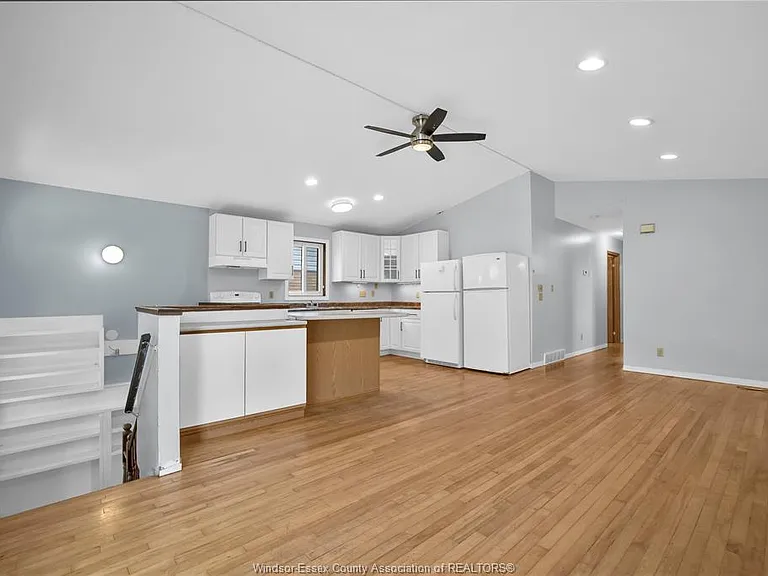 463 Randolph Ave — Photo 3