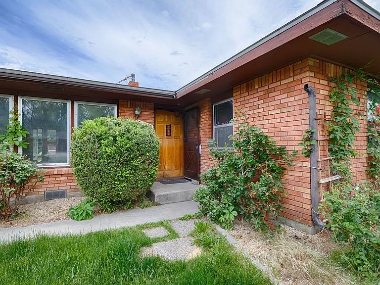 1611 S Martha St — Photo 3