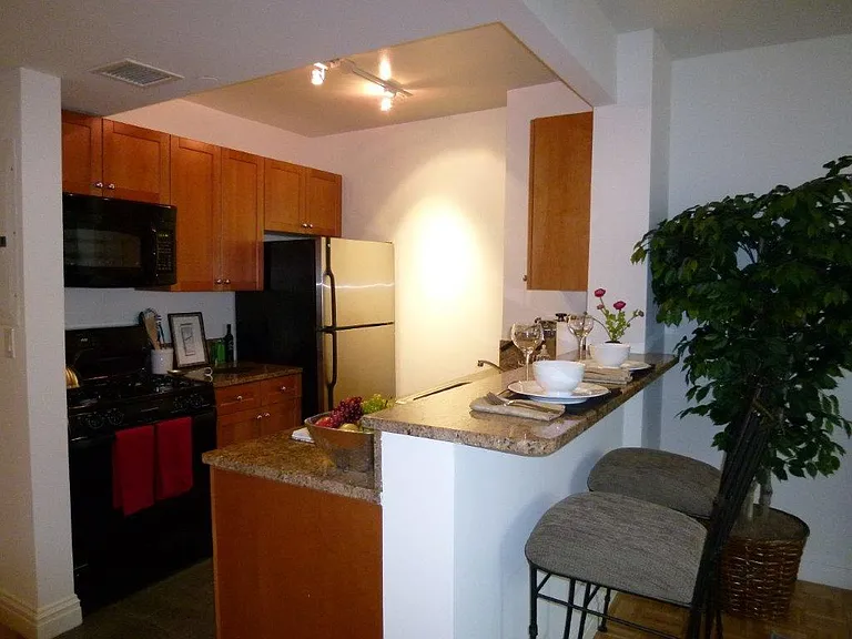 1500 Lexington Ave #9C — Photo 6