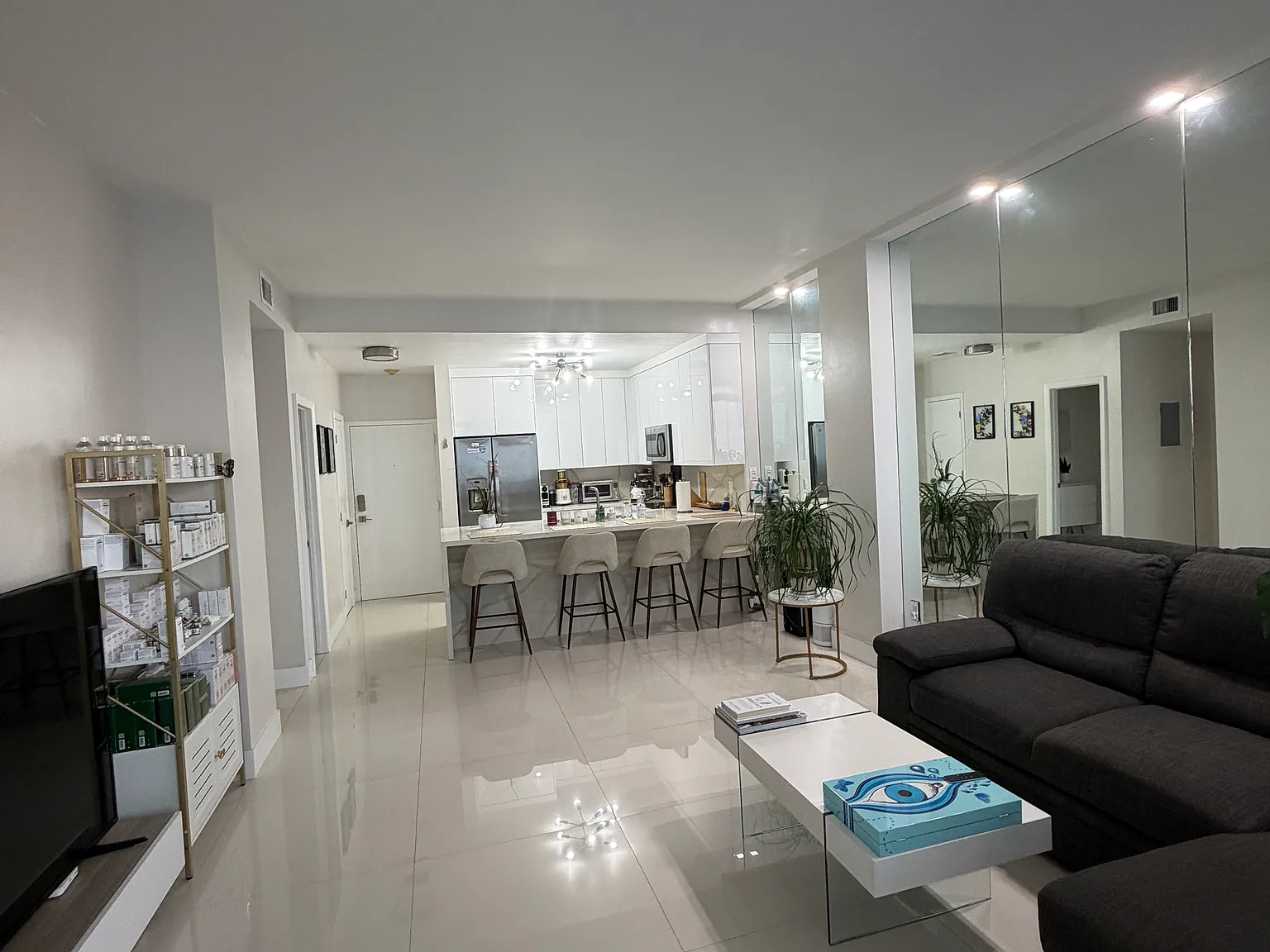 1 bed, 1.5 bath, 757 sqft, $3,500 — Photo 2