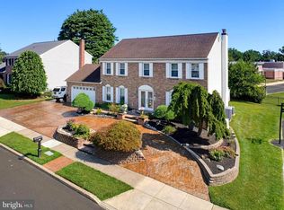 181 Pheasant Ln, Huntingdon Valley, PA 19006