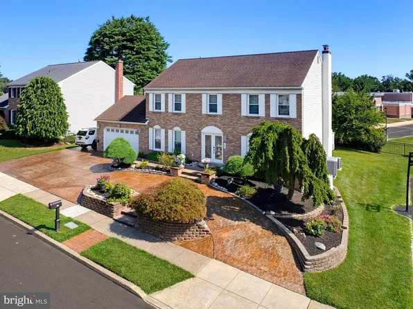 181 Pheasant Ln, Huntingdon Valley, PA 19006