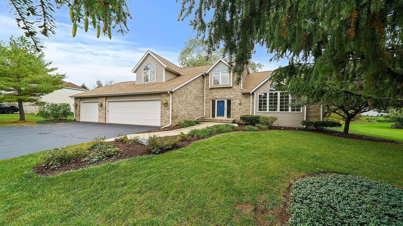 3650 Hermitage Trl photo 1