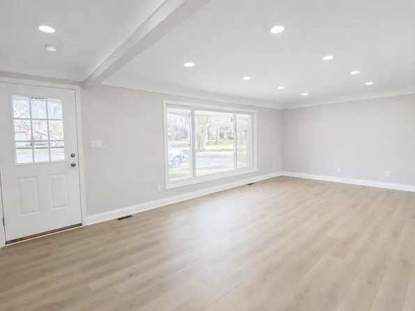 3385 Muerknoll Dr, Troy, MI 48084