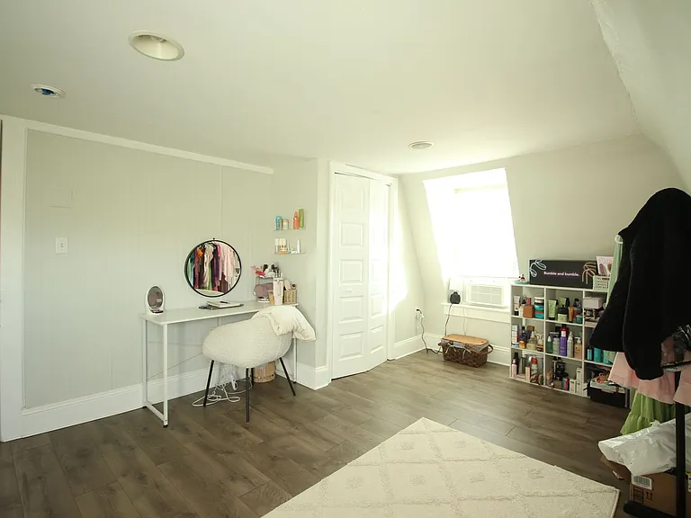 713 Spring Garden St — Photo 3