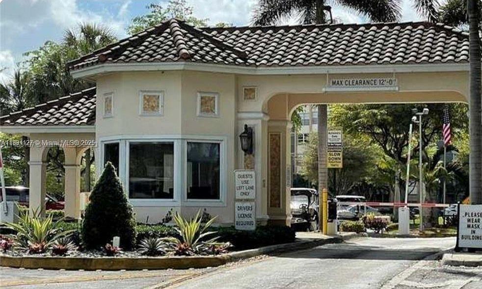 1300 Saint Charles Pl APT 508