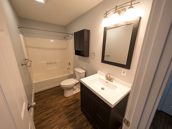 4th image of 4261-4263 Eagle Crest Dr