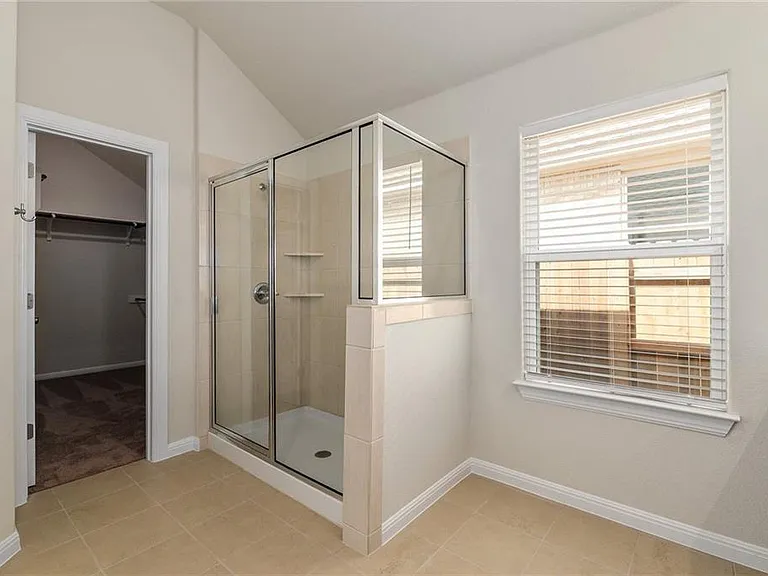 113 Thurston Dr — Photo 29
