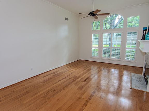 3rd image of 14323 Reissen Ln