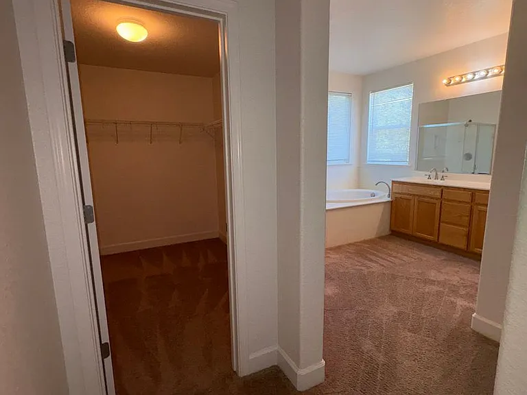 100 Mount Adams Cir — Photo 31