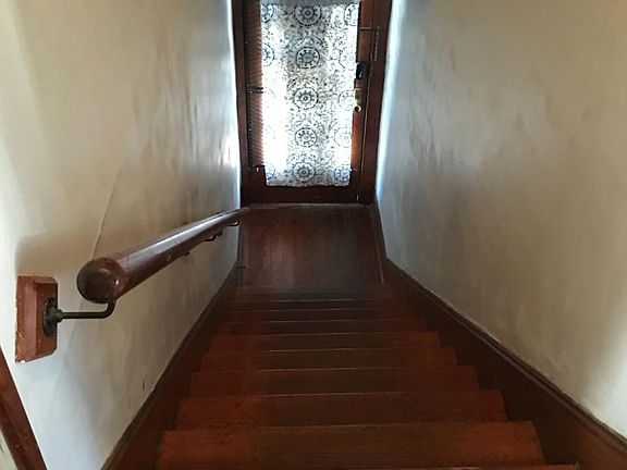 private entry to apartment