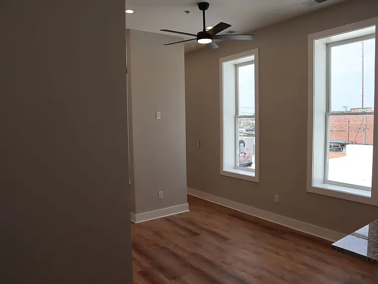 128 N Water Ave — Photo 7
