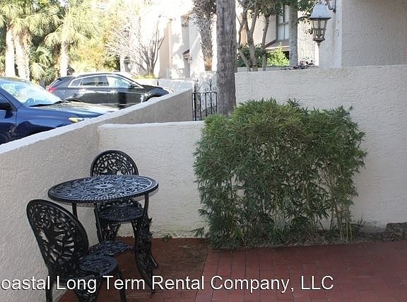 3rd image of 11 Tanglewood Dr APT 16