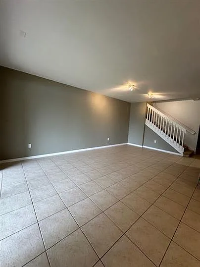 14732 Sutherland Ave — Photo 11