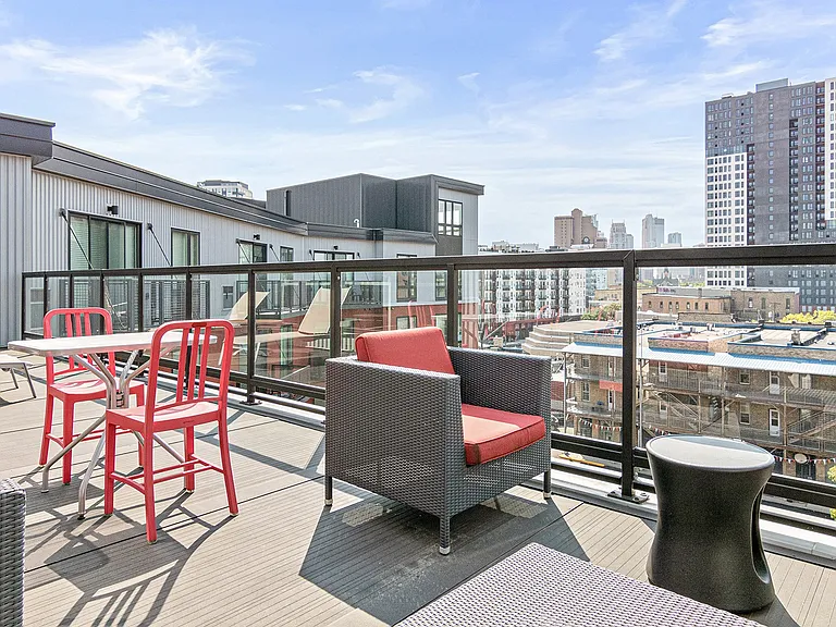 Red 20 Apartments — Photo 33