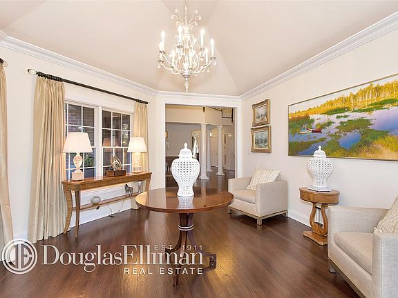 4th image of 15 Kensington Cir