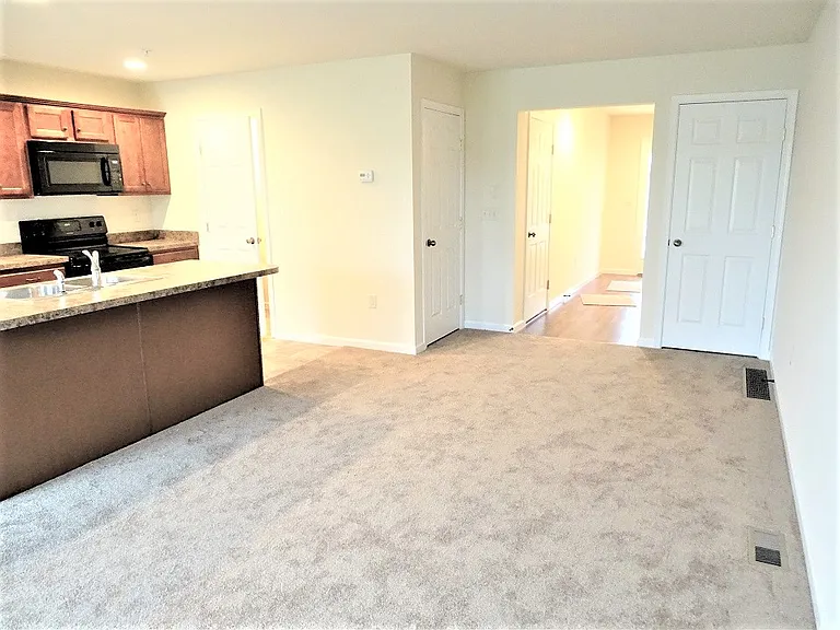 117 Linda Sue Ln — Photo 2