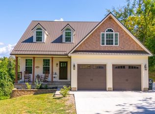 2276 Raleigh Dr, Glen Dale, WV 26038
