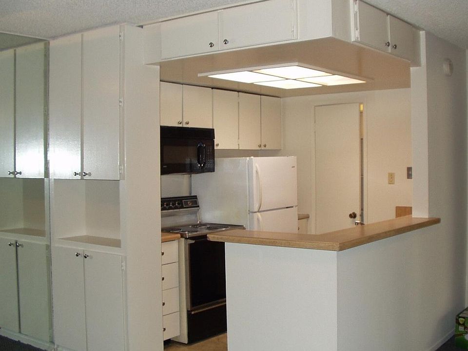 1st image of 103 Piccadilly Pl APT F