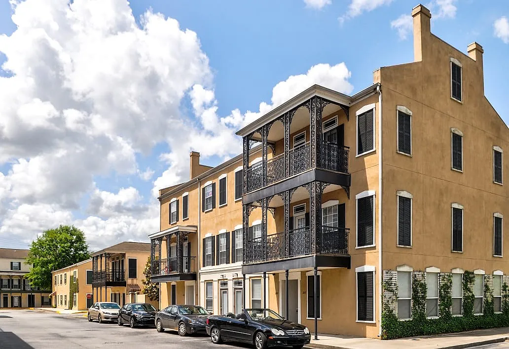 Building Photo - The Garden District