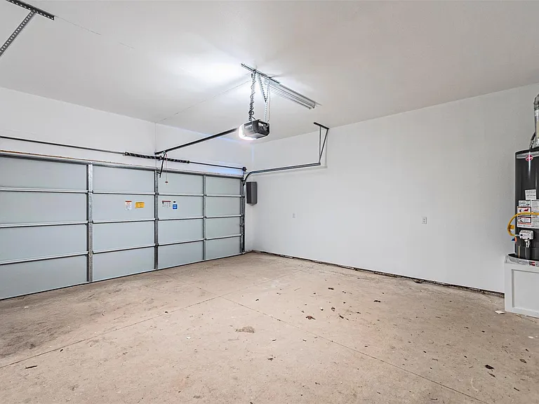 4319 Sylvester St — Photo 14