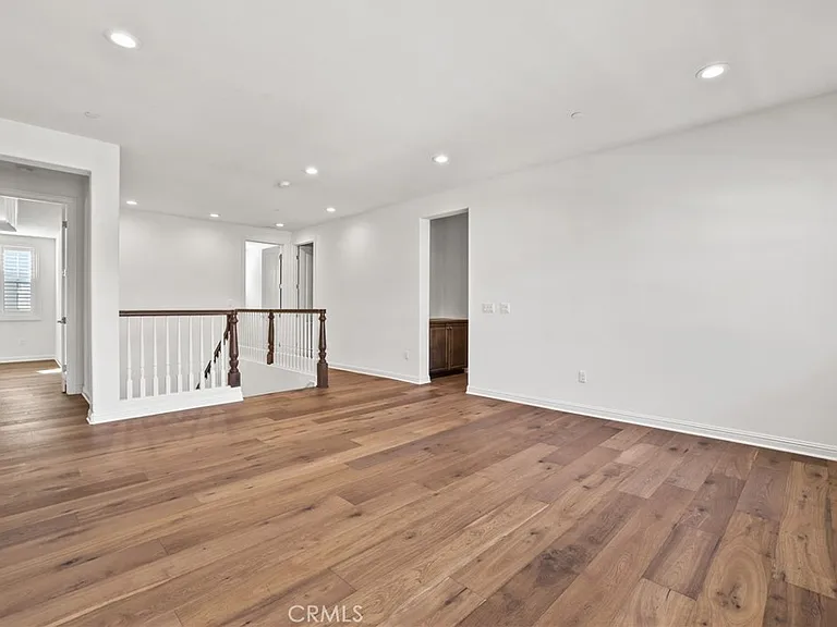 10 Verna — Photo 12