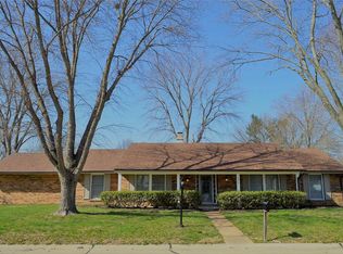 1017 Vicksburg Dr, Belleville, IL 62221