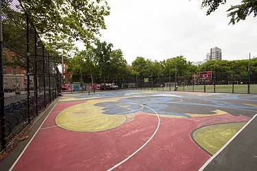 Rented by R New York