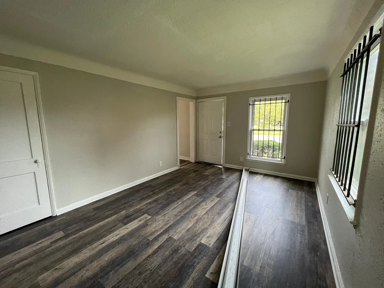2 bed, 768 sqft, $1,000 — Photo 3