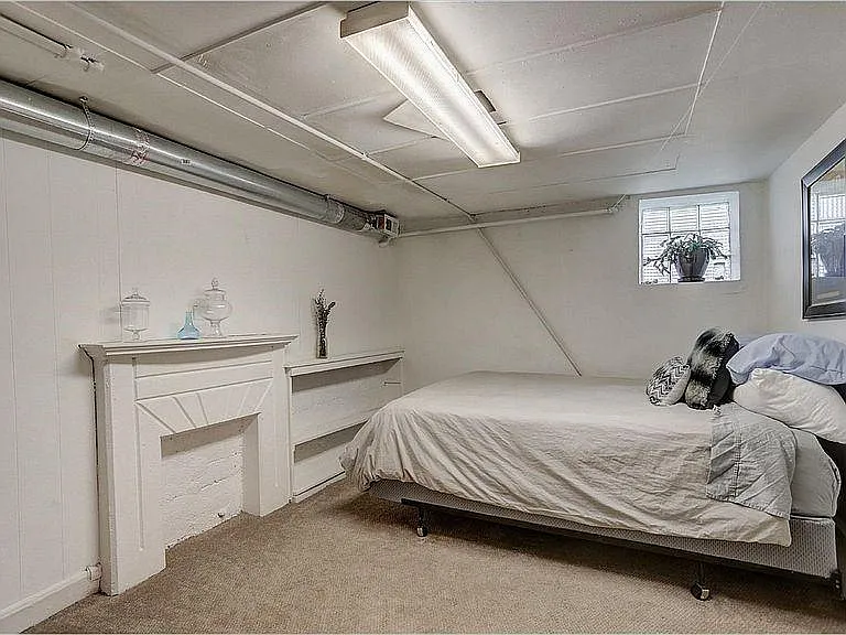 226 N Pearl St #B — Photo 9