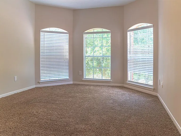 15411 Seminole Canyon Dr — Photo 33