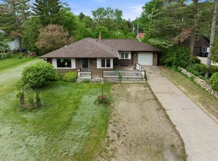 1515 Algoma St, New London, WI 54961