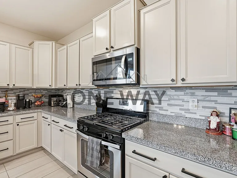 392 S 194th Ln — Photo 13