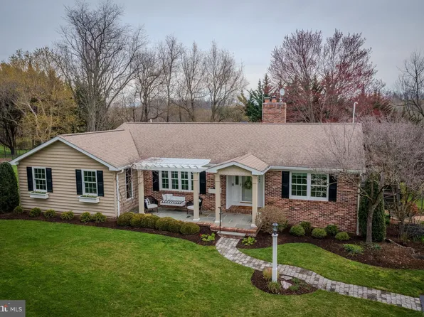 10241 Fountain School Rd, Union Bridge, MD 21791