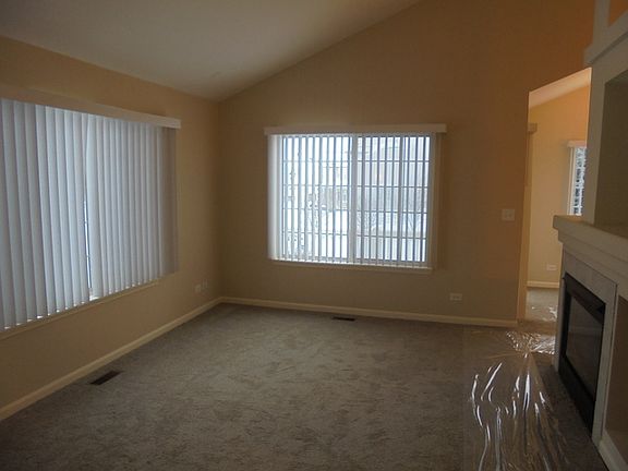 3rd image of 583 S Parkside Dr