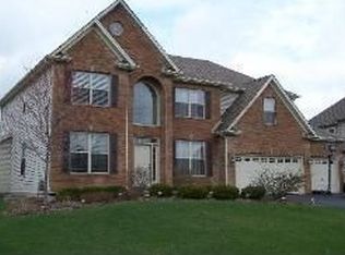 448 Bennett Dr, North Aurora, IL 60542