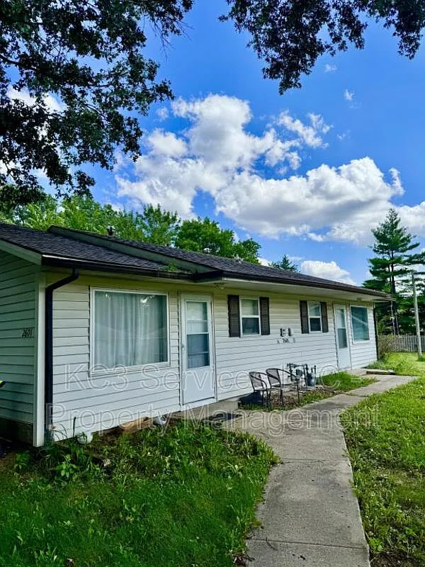 2 bed, 1.0 bath, 850 sqft, $1,095 — Photo 2
