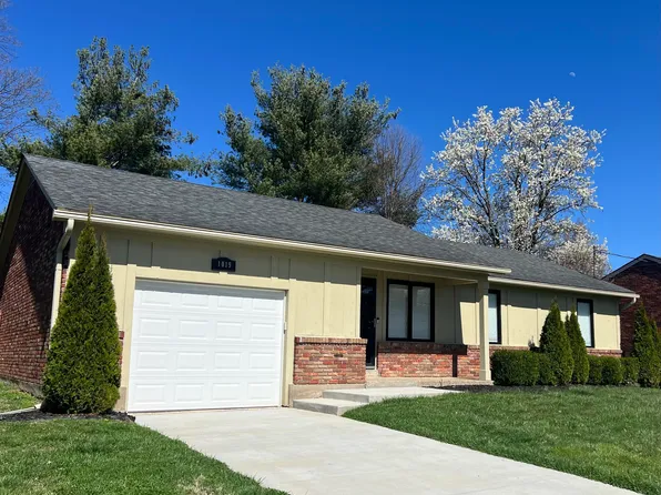 1019 Harmony Landing Rd, Goshen, KY 40026