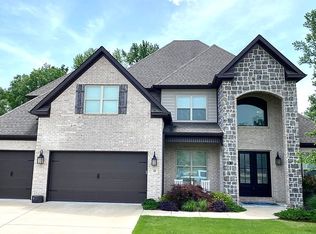 39 Drew Dr, Little Rock, AR 72223