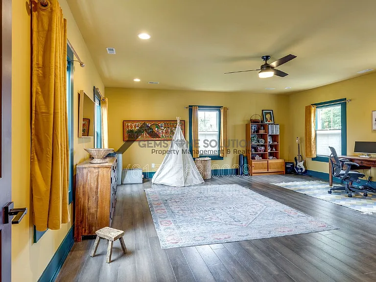 704 W End Cir — Photo 38