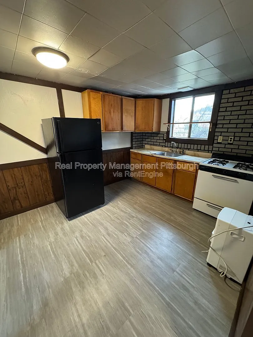 1 bed, 1.0 bath, $895 — Photo 3