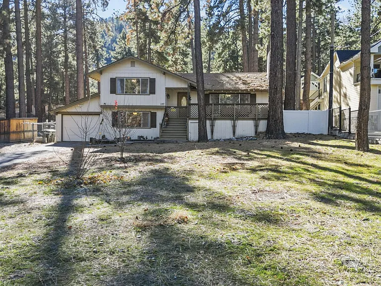 1197 Oriole Rd — Photo 3