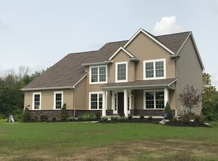 31 Golden Crescent Way, Orchard Park, NY 14127