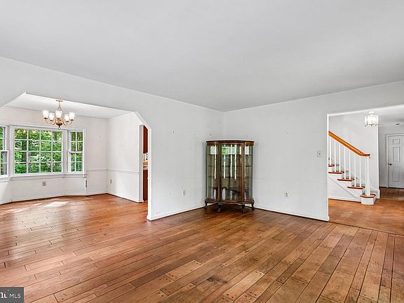 4th image of 10802 Dayflower Ct