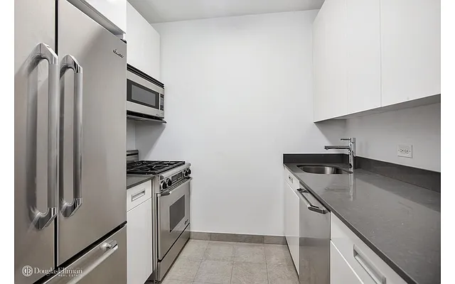 Rented by Douglas Elliman | media 6