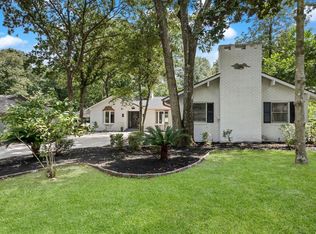 25 Greentree Ln, Conroe, TX 77304