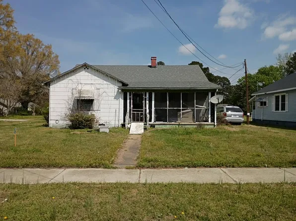 609 E 9th St, Scotland Neck, NC 27874