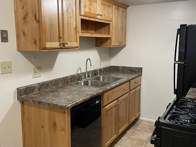 15 E 600 N — Photo 13