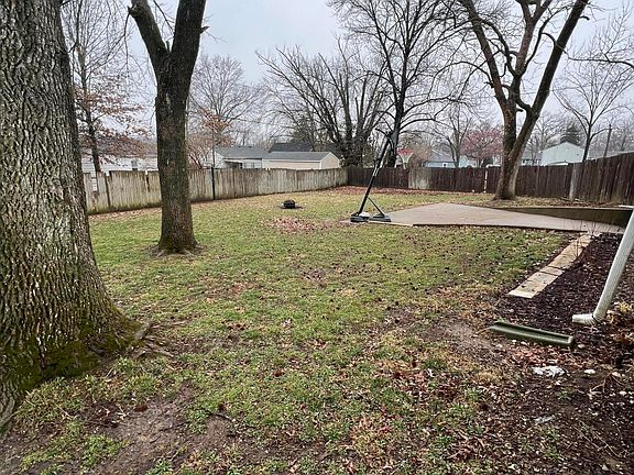 3rd image of 24 Lakeside Pl