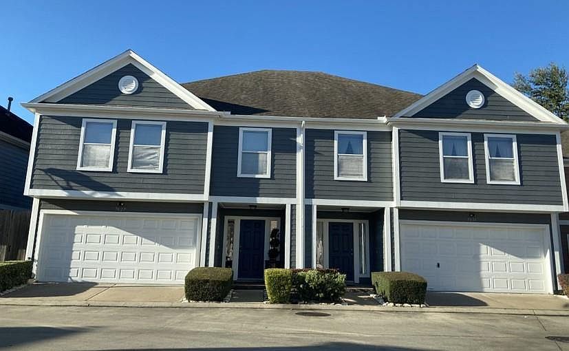 1st image of 7027 Woodridge Square Dr